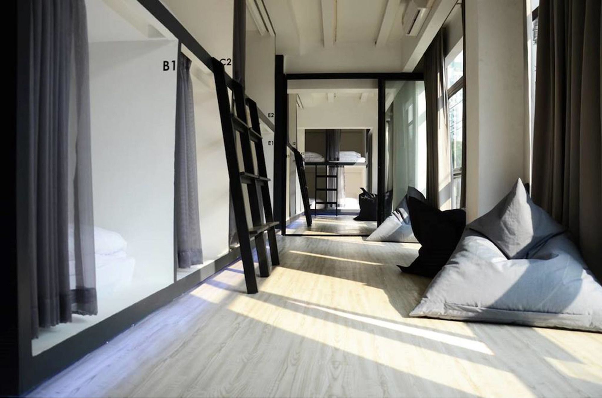 3 Howw Hostel At Sukhumvit 21 Bangkok Zewnętrze zdjęcie